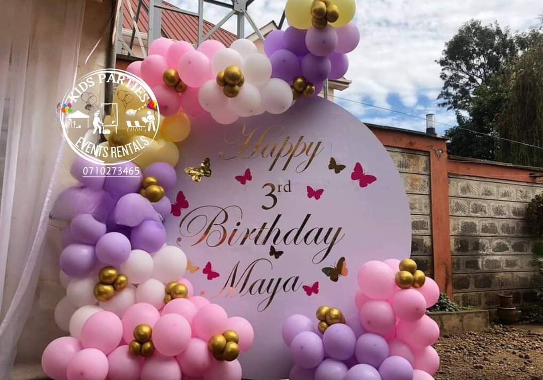 Luxe Round Board Balloon Arch and Pedestal Cake Stand with Themed Balloons Decor for Hire for a kids birthday party in Nairobi - view 4