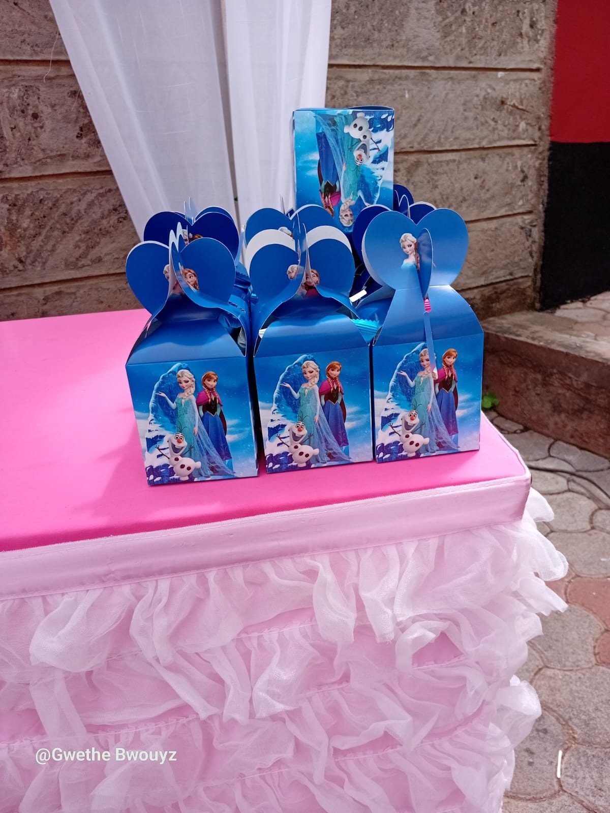 Cake Table for Hire for a kids birthday party in Nairobi - view 5